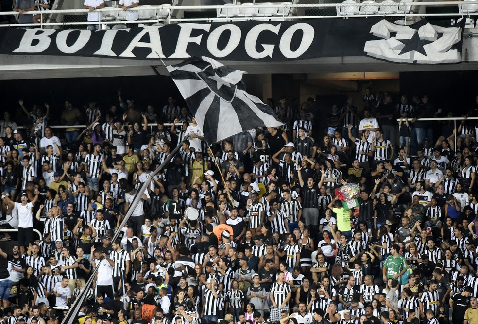 Torcida do Botafogo promete casa cheia contra o Barcelona de Guayaquil (Foto: André Durão) Torcida do Botafogo promete casa cheia contra o Barcelona de Guayaquil (Foto: André Durão)