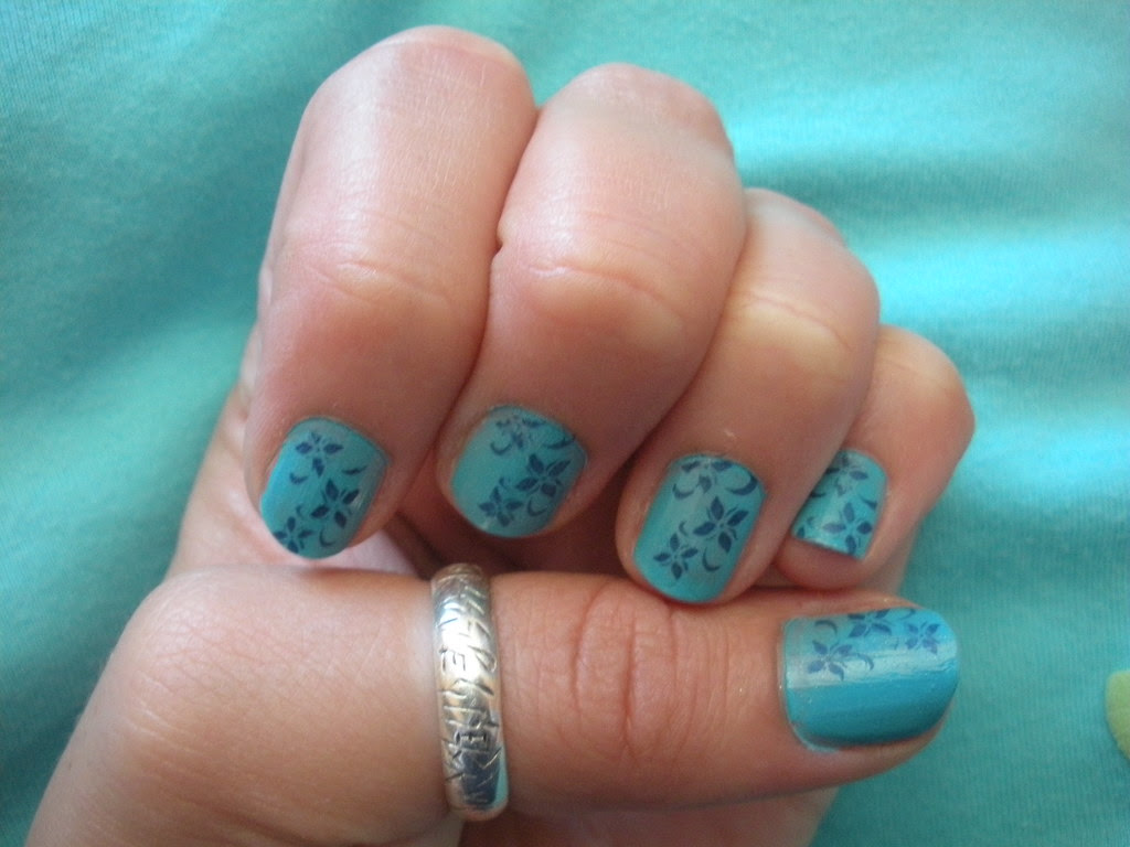 dark and light blue nail art