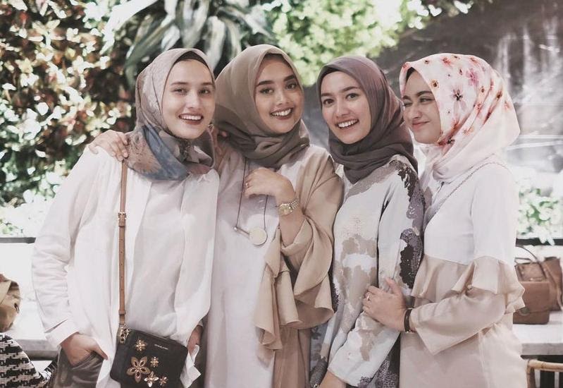 Jilbab Yang Cocok Untuk Baju Warna Pink Tua - Tips Mencocokan