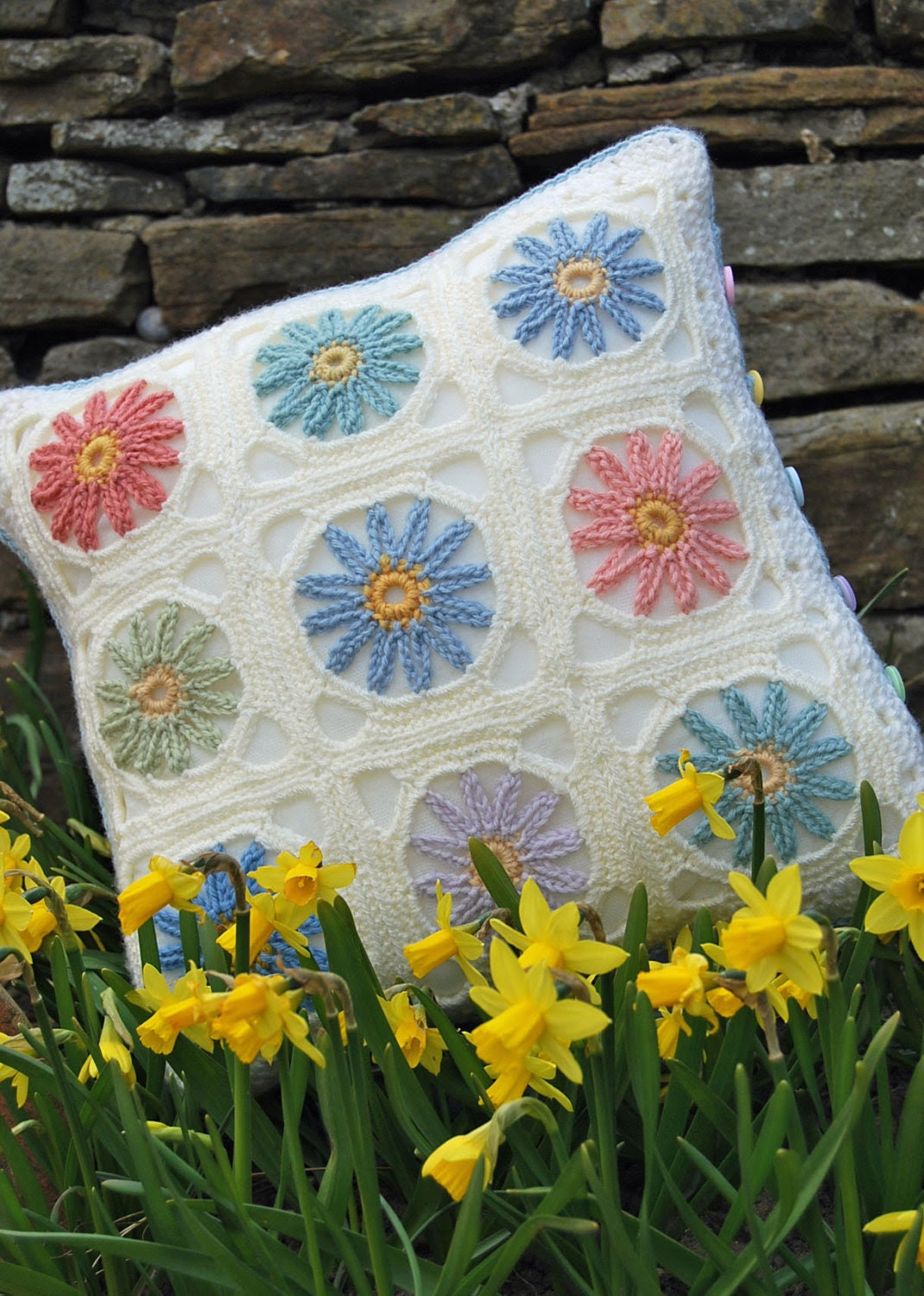Spring / Summer Flower Crochet Cushion Pattern - PDF - SnuginaDub Spring / Summer Flower Crochet Cushion Pattern - PDF - SnuginaDub