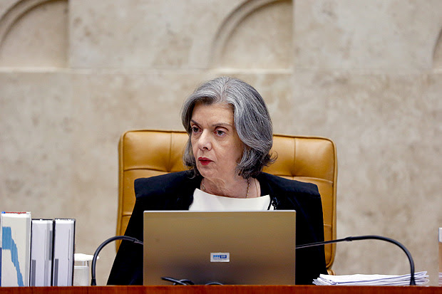 A ministra Cármen Lúcia preside sessão no Supremo Tribunal Federal