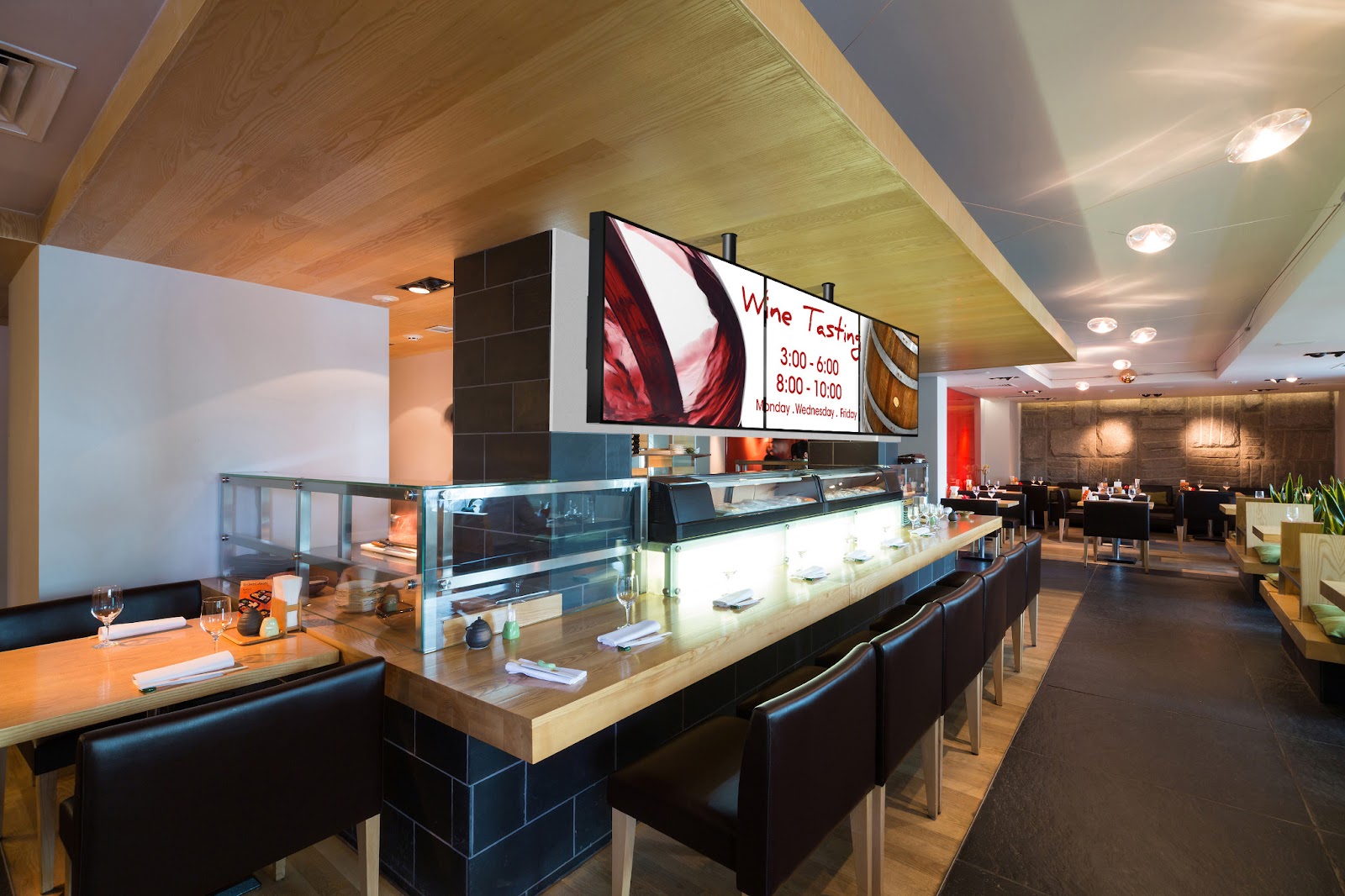 Switching from traditional printed menus to a digital signage content. Source: Modern Restaurant Management - Restaurant Digital Signage