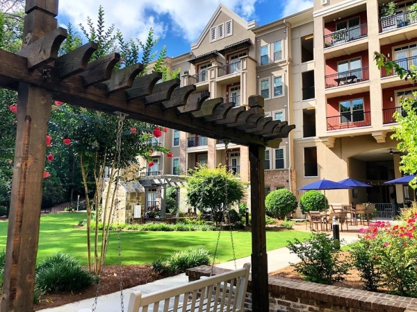 apartment building in Sandy Springs, GA