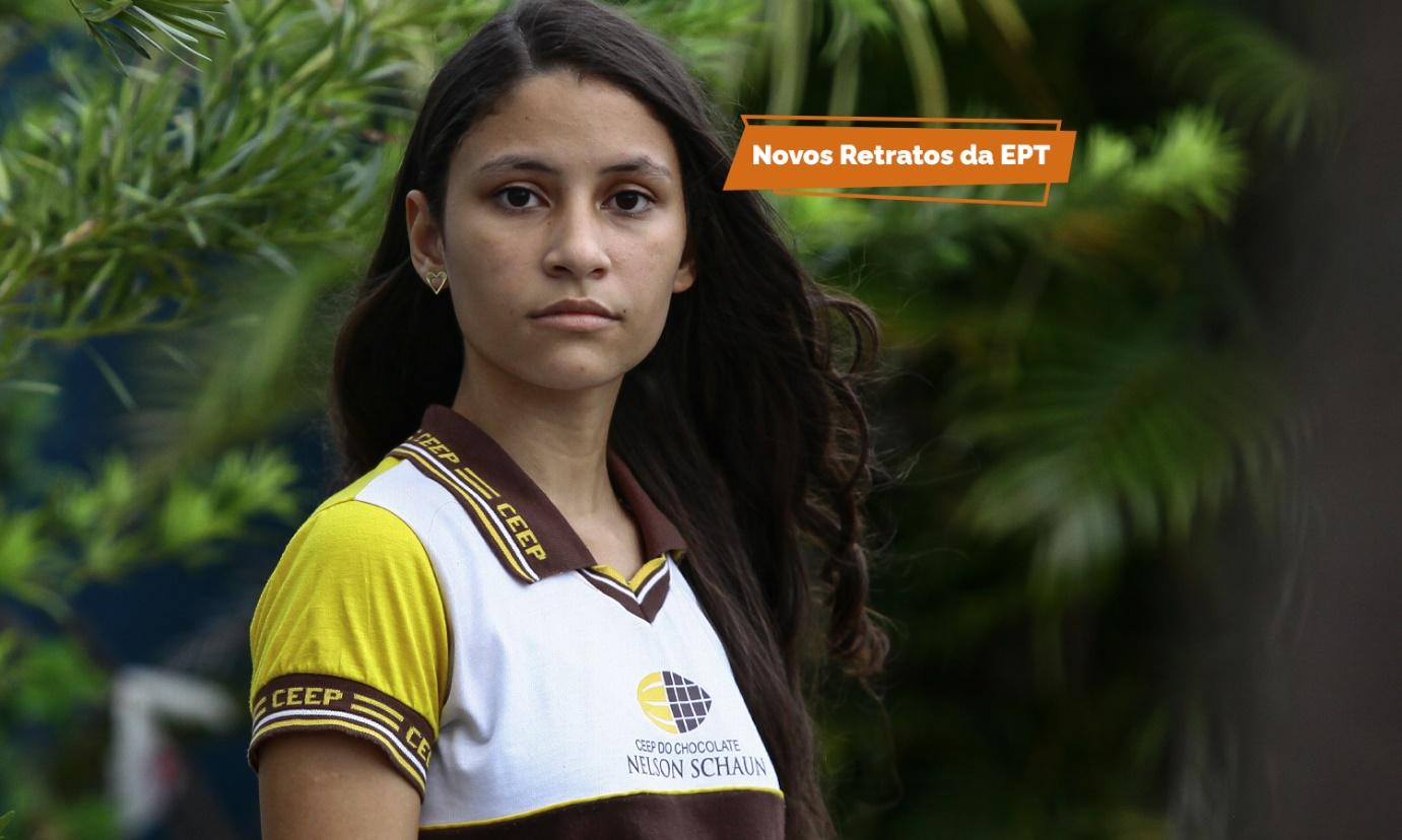 Pessoa com camisa branca

Descrição gerada automaticamente com confiança média