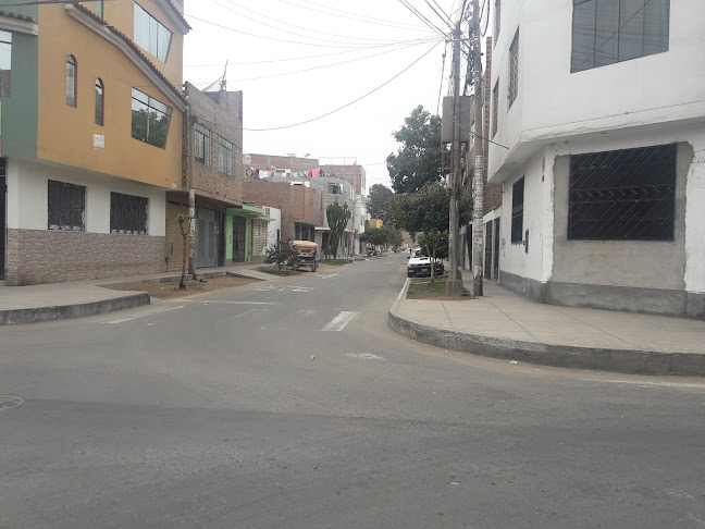 los, Los Robles, Lima, Perú