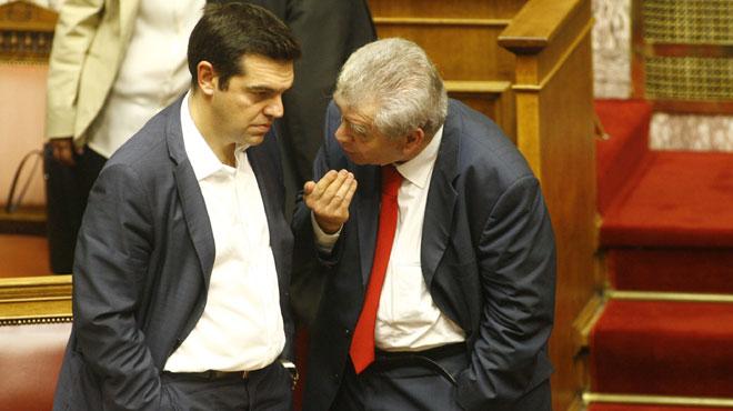 http://www.paraskhnio.gr/wp-content/uploads/2015/10/tsipras-papaggelopoulos.jpg