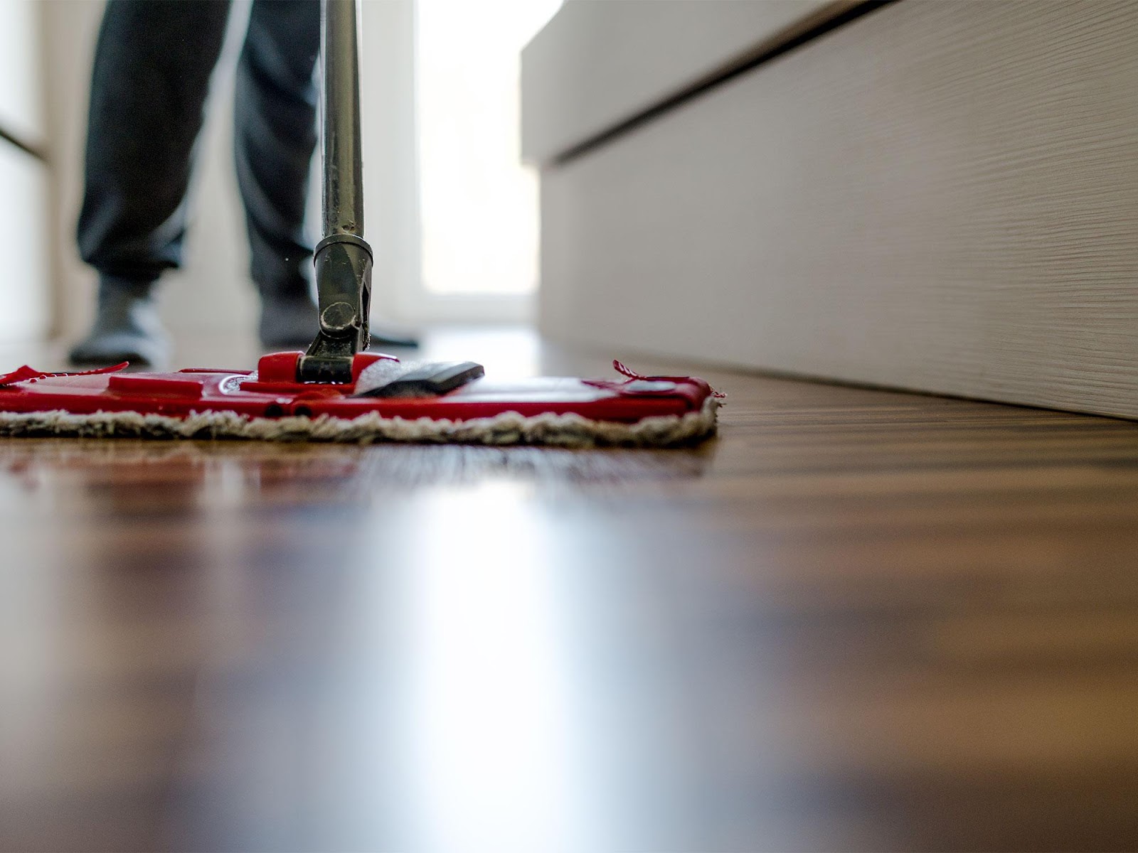 mopping-wooden-floorboards_2000x1500.jpg