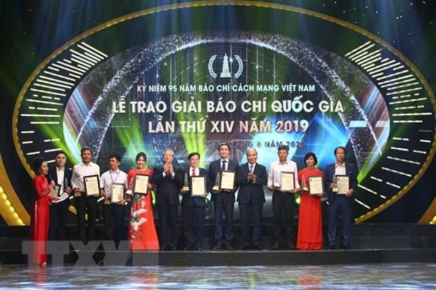Giai Bao chi Quoc gia: Ghi nhan cong suc, tam huyet nguoi lam bao hinh anh 2