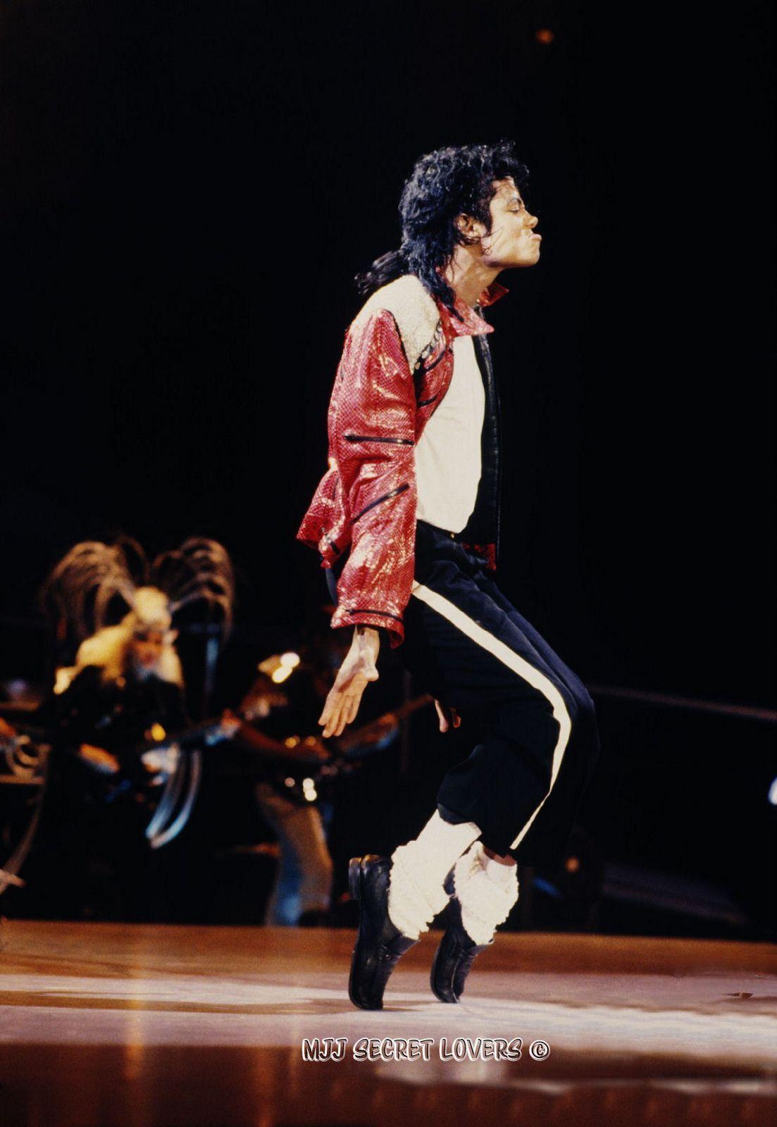 Michael Jackson The Legend | Michael jackson dançando, Michael jackson,  Michael jeckson