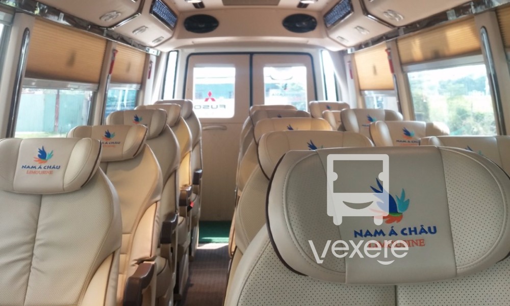 Nội thất xe Nam Á Châu Limousine từ Sài Gòn đi Mũi Né