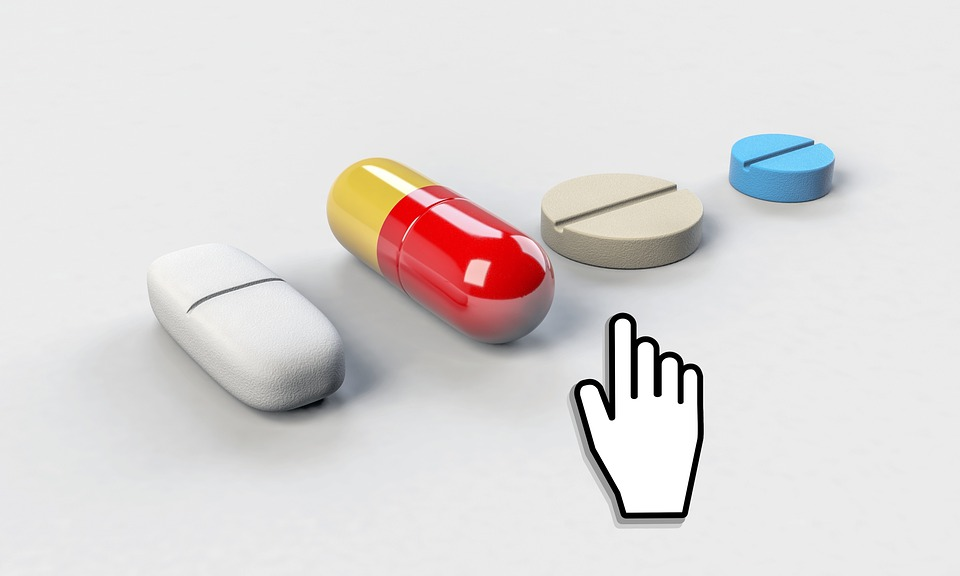 https://pixabay.com/photos/online-pharmacy-pills-click-3962209/
