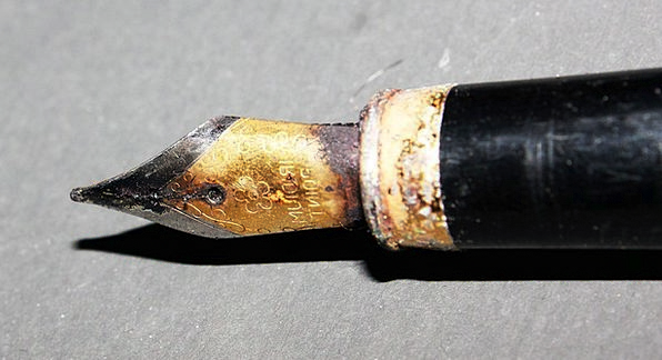 Corrosion on Nib and Section Trim