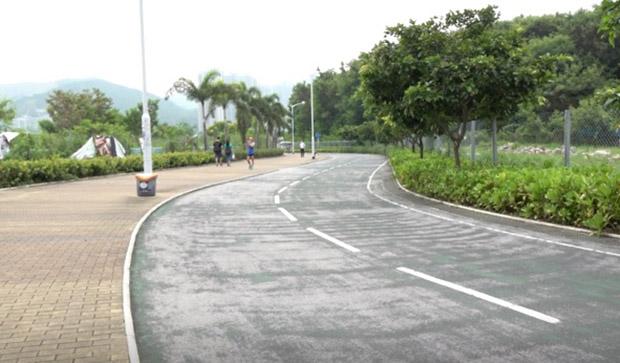 將軍澳海濱長廊未見有閉路電視,未能證明陳彥霖有往海邊方向。(鄧穎韜 攝)