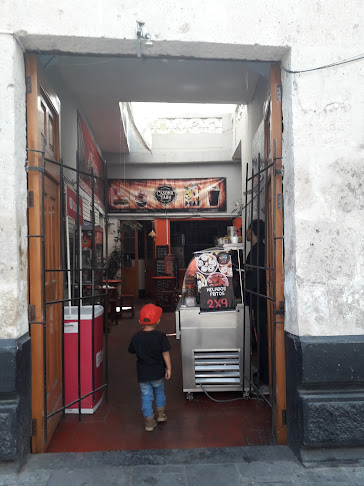 Esquina, Santa Catalina, Miguel Grau 503, Arequipa 04001, Perú