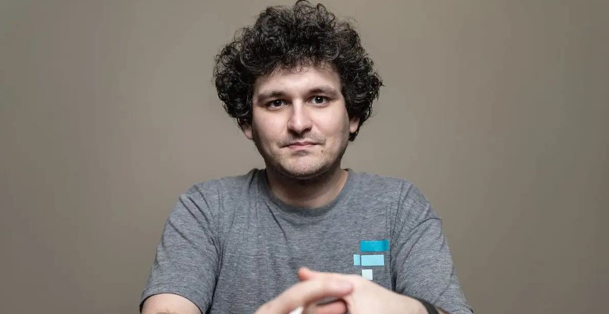 A person with curly hair

Description automatically generated with medium confidence