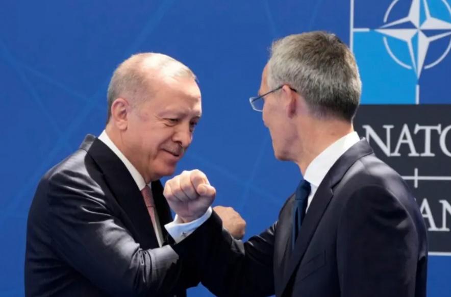 Thổ Nhĩ Kỳ lặng lẽ từ bỏ liên kết với NATO, ngoại trừ vấn đề lợi ích