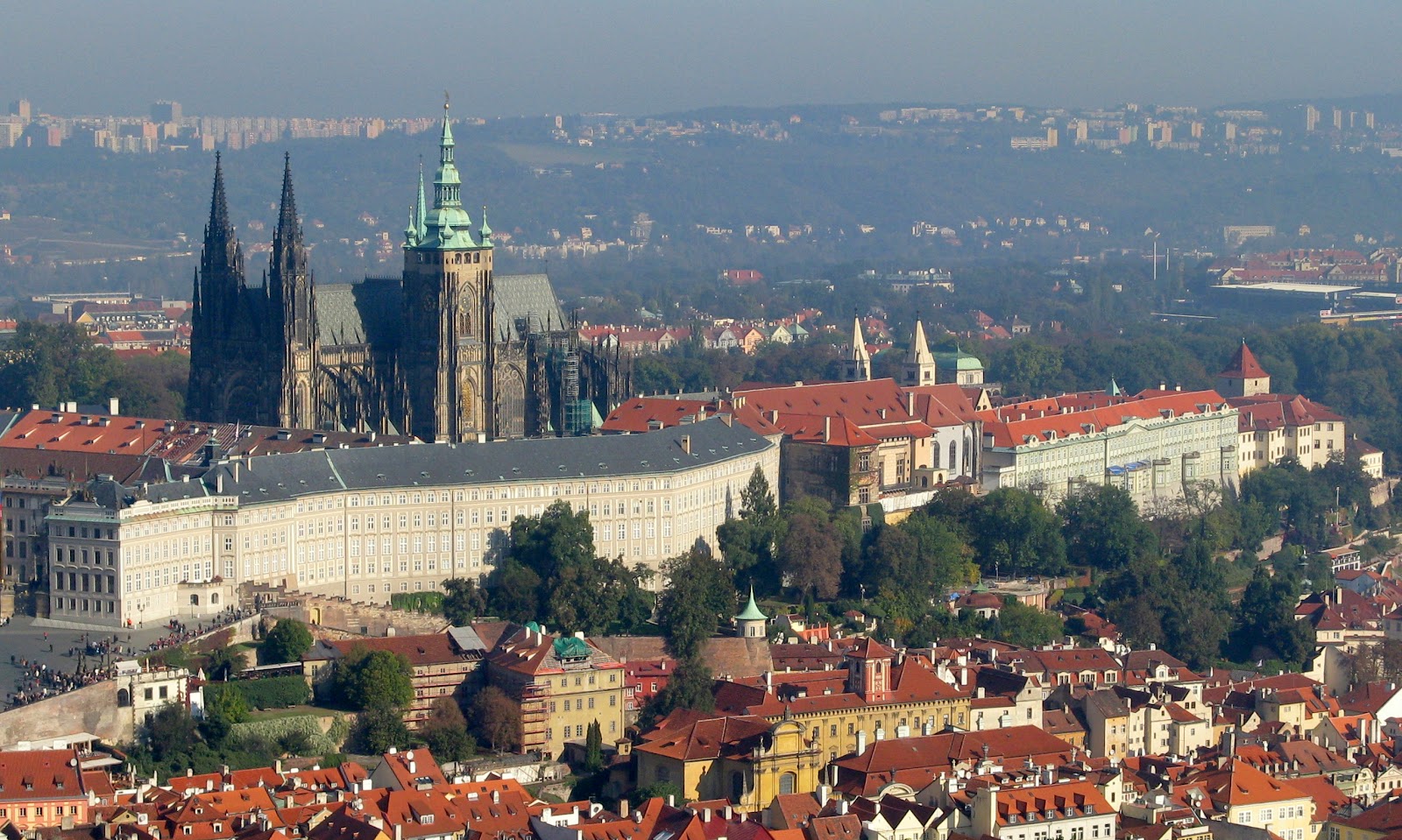 File:Prague Castle-3a.jpg