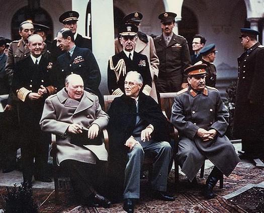 http://www.historiasdeleste.com/wp-content/uploads/2009/09/Yalta_summit_1945_with_Churchill_Roosevelt_Stalin.jpg
