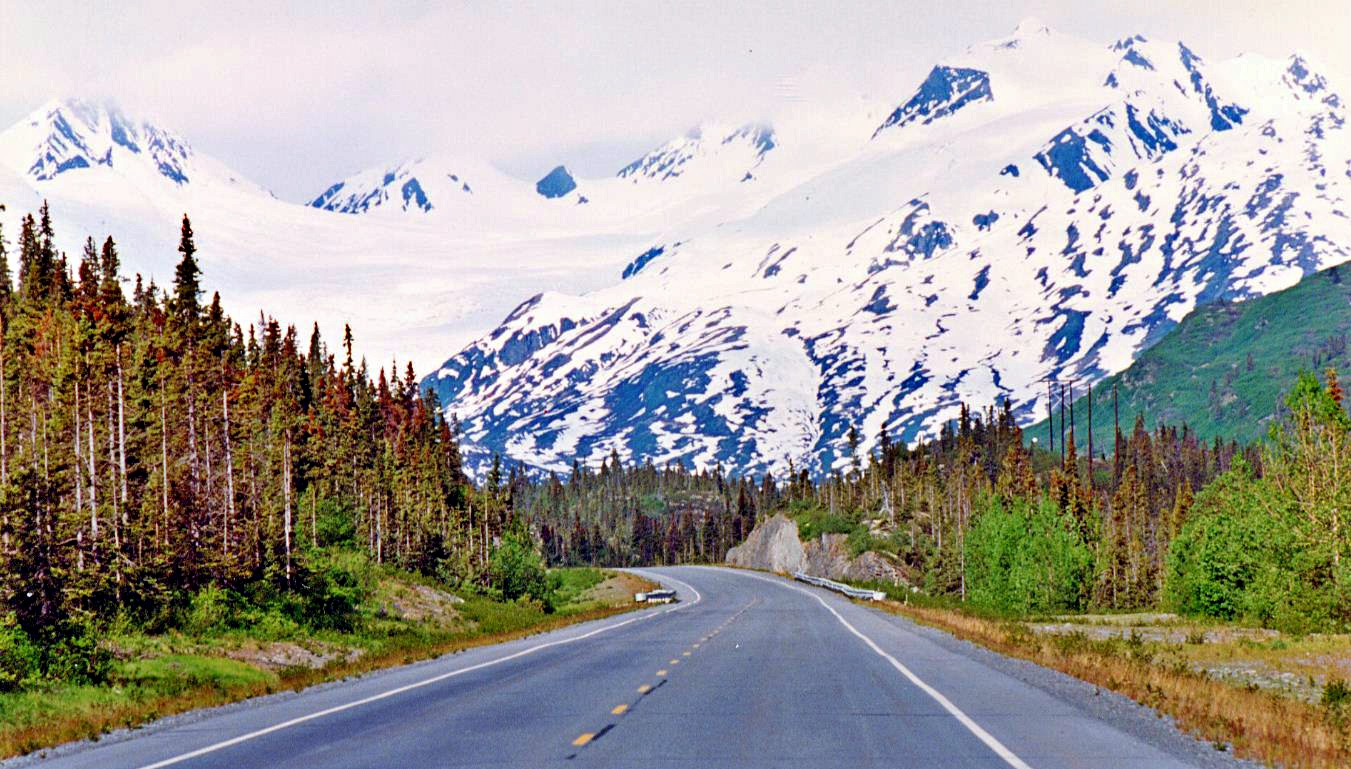 Source: https://commons.wikimedia.org/wiki/File:Worthington_Glacier_from_Richardson_Highway.jpeg