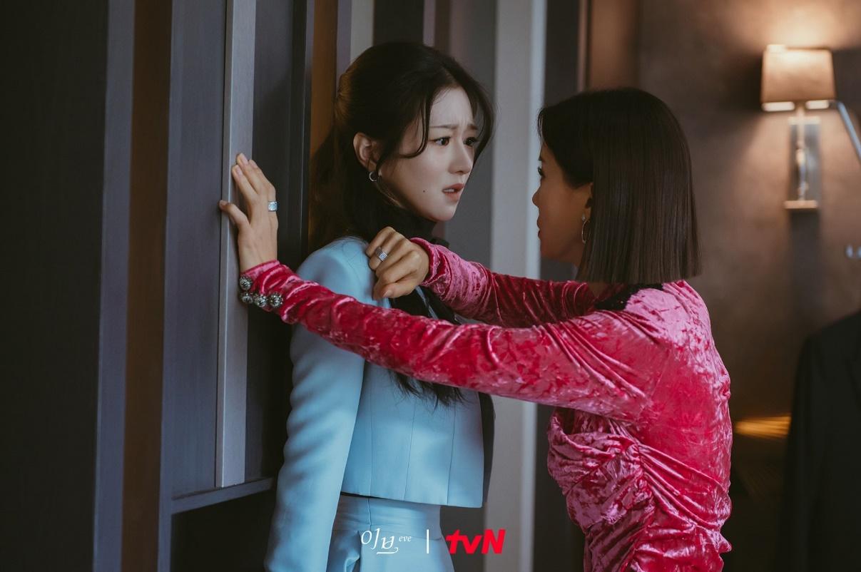 Yoo Sun Can't Control Her Rage In Front Of Seo Ye Ji In “Eve” | Soompi