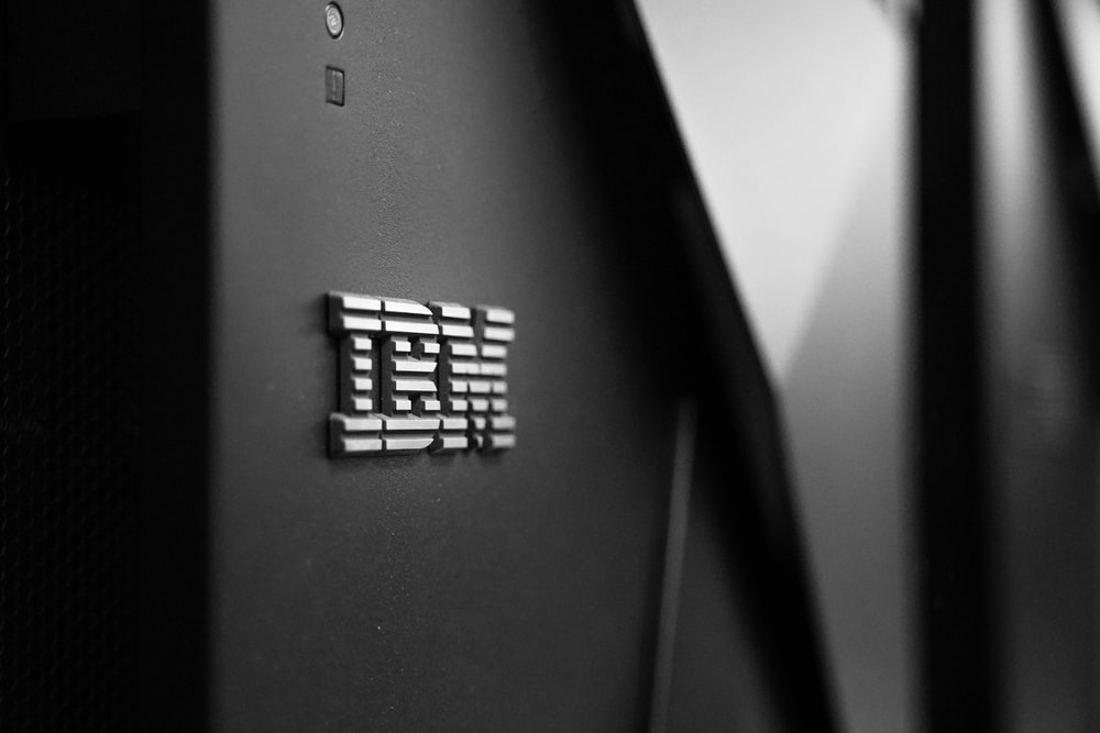 IBM logo: https://unsplash.com/photos/0mXw-dvuLok