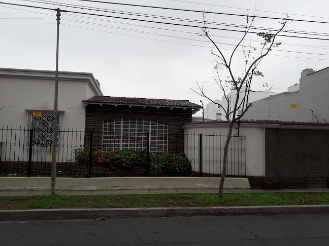 C. Los Pinos 191, San Isidro 15073, Perú