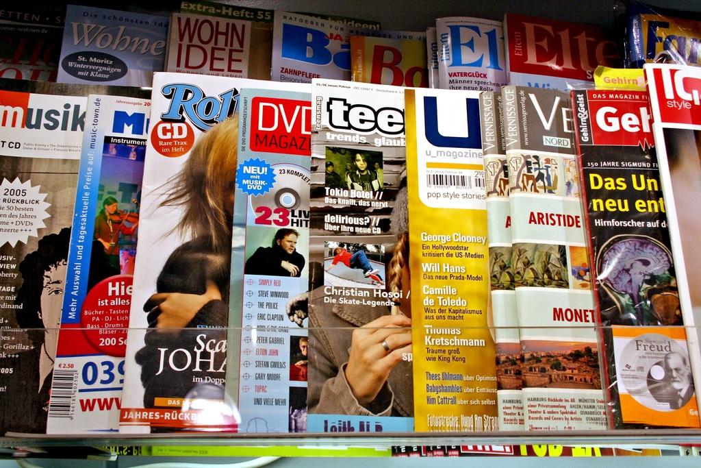 Print Media Advertising magazines