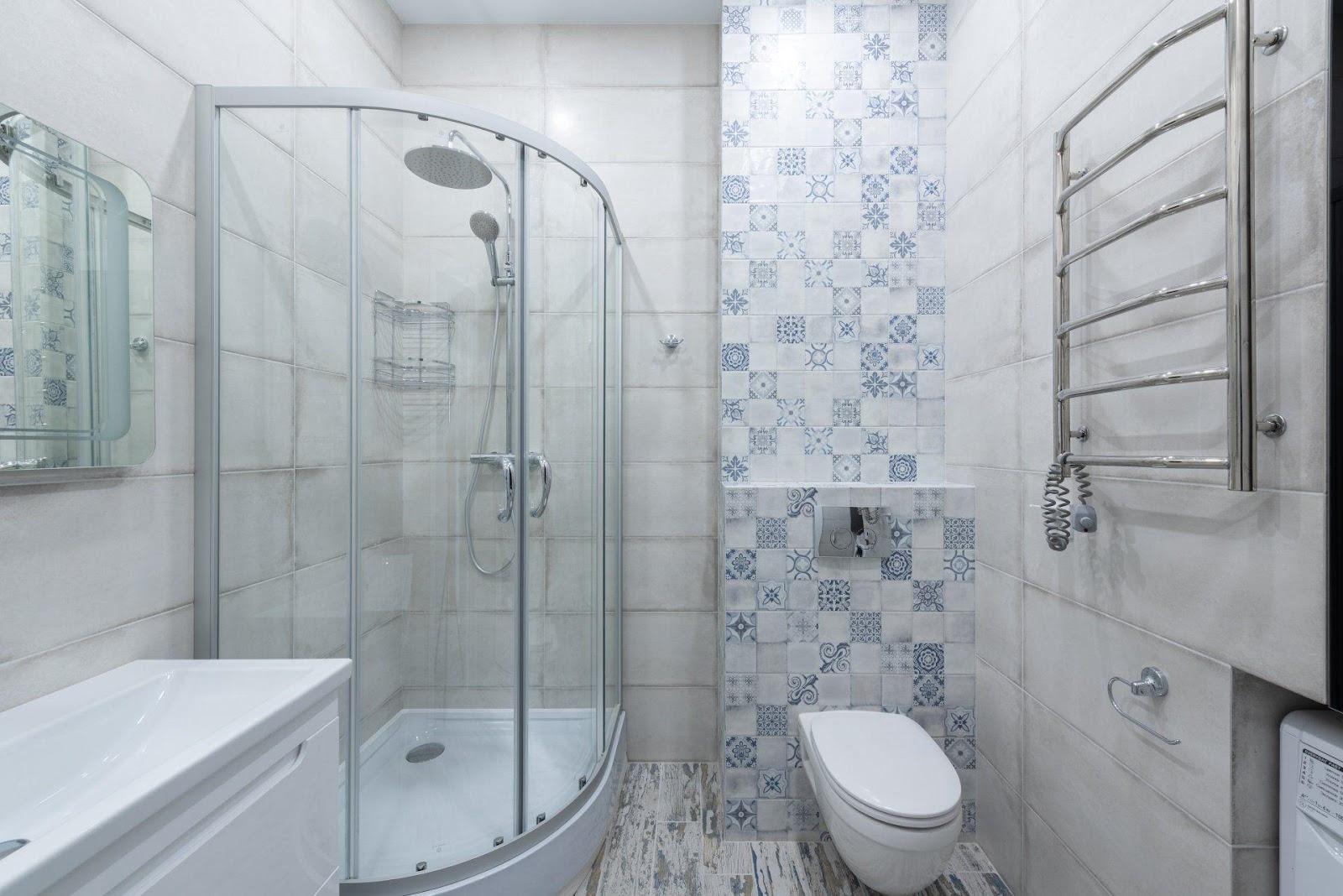 Uma imagem com casa de banho, interior, parede, branco

Descrição gerada automaticamente