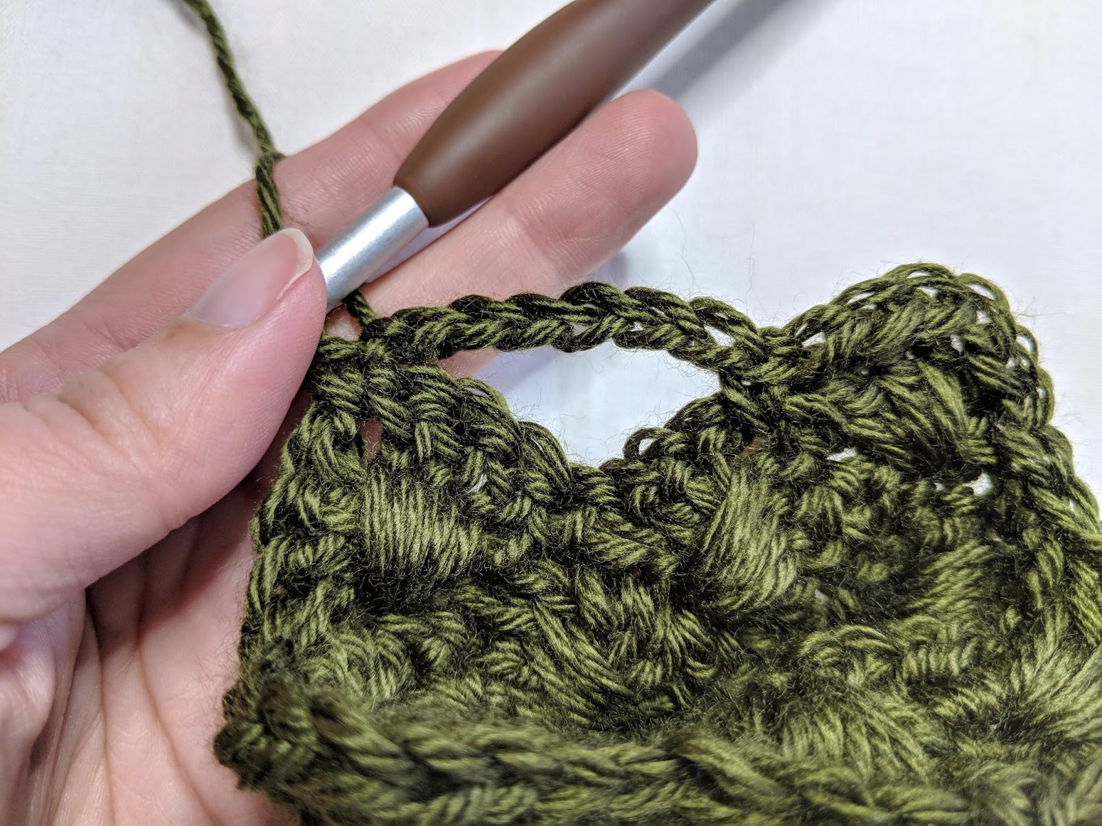 The Amphitrite Gloves - Free Crochet Pattern