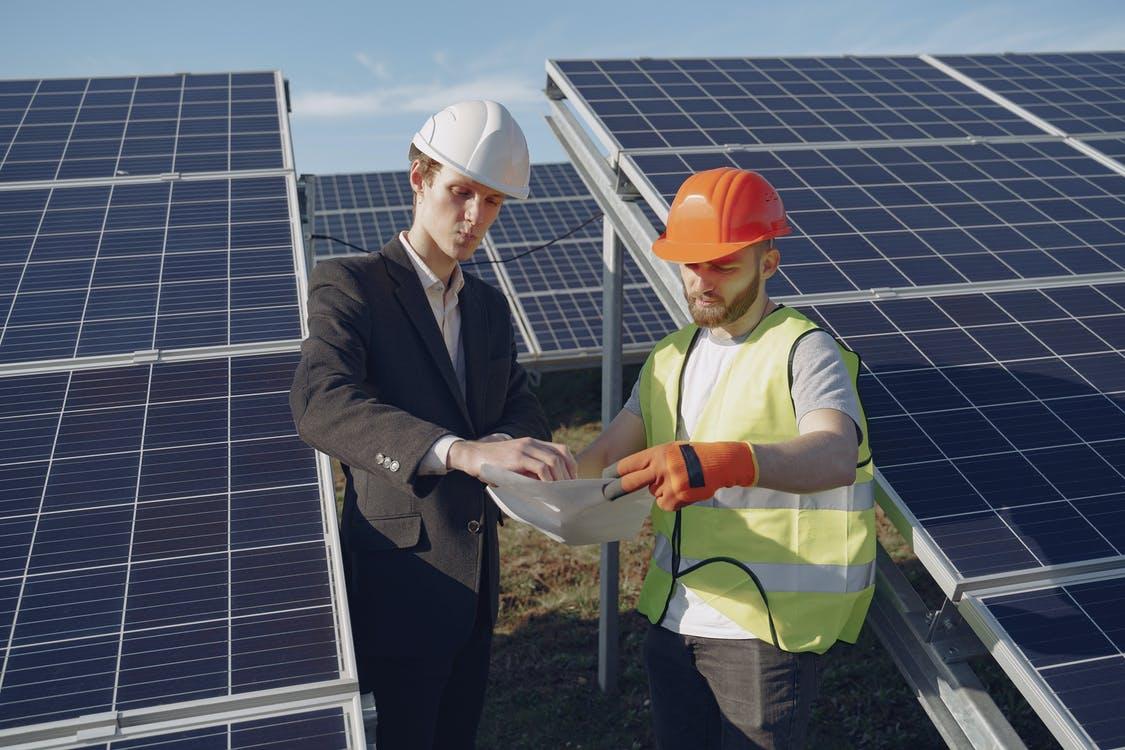 Fotos de stock gratuitas de de pie, electricistas, en pie