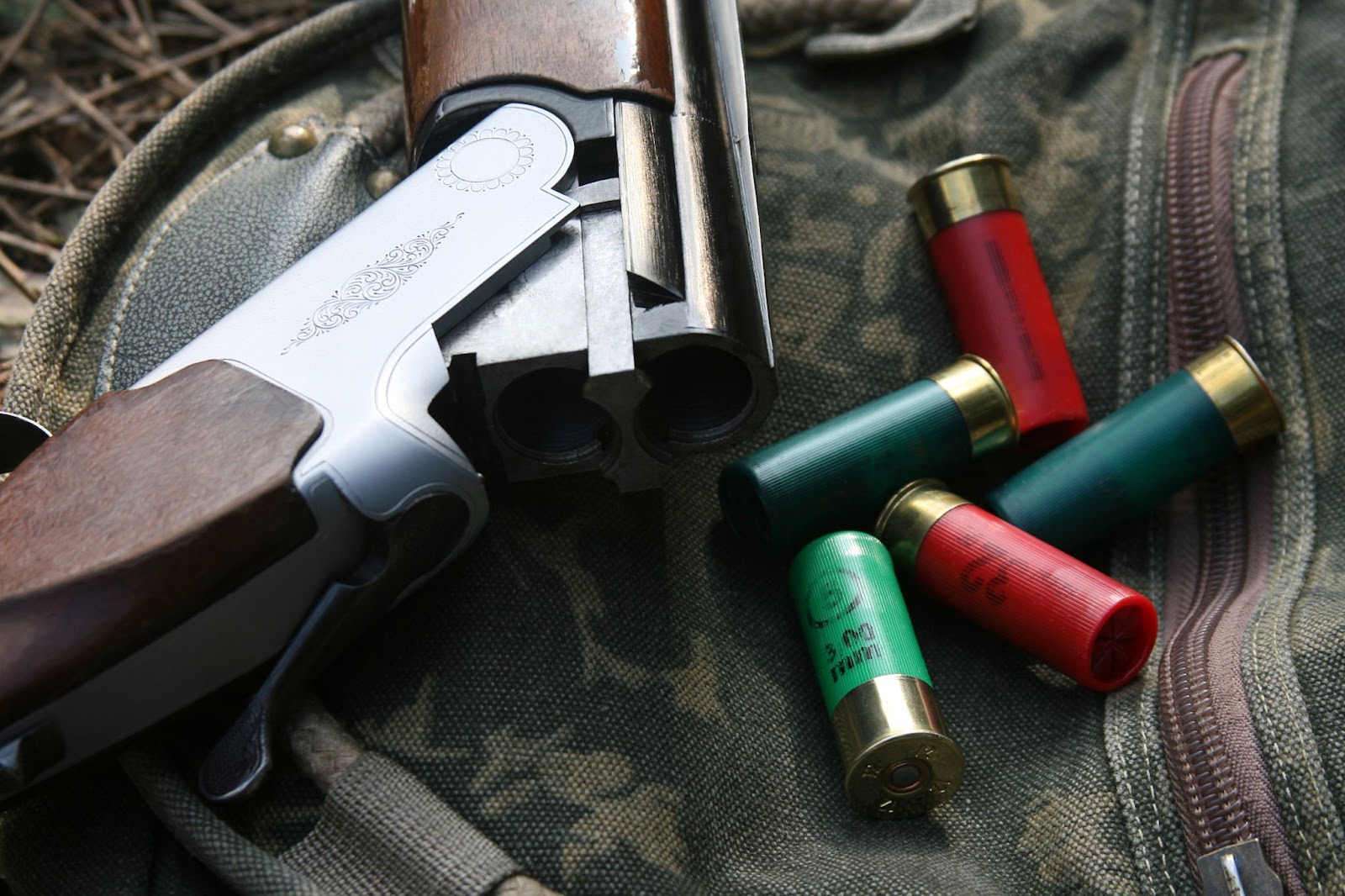 Lead shotgun cartridges