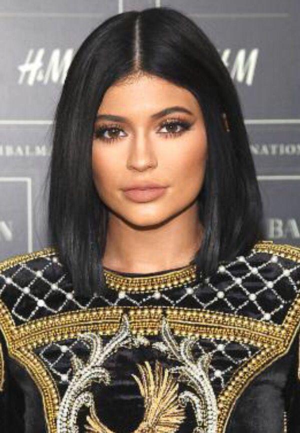 Kylie Jenner black bob | Kylie jenner short hair, Jenner hair, Short hair  styles