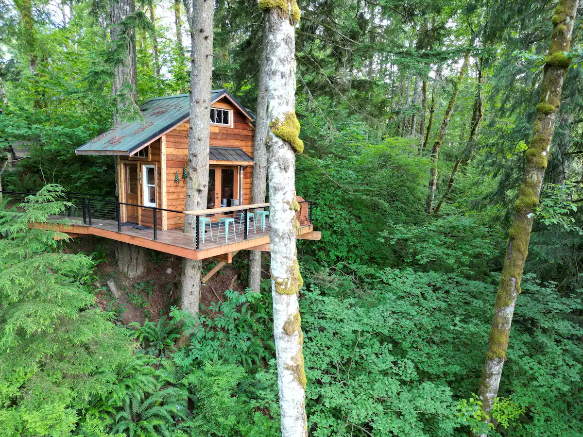 The Izer Treehouse - Secluded Glamping Adventure Overlooking Bull Run River Canyon