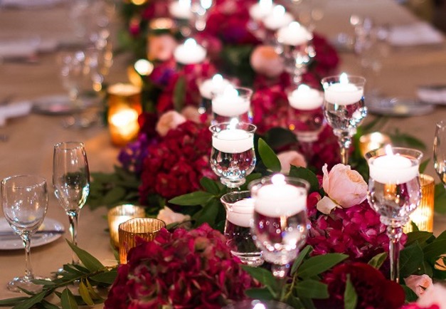 burgundy wedding flowers for tablescape