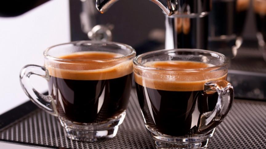 Fewer Coffee Beans Ground Coarsely Brews the Best Espresso, New Research  Shows