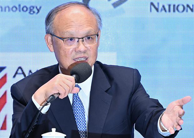 2020年11月21日,行政院談判代表鄧振中:這次對話代表台美在實質議題層面進入新里程碑。(鍾廣政 攝)
