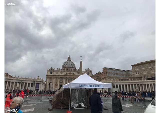 The free mobile clinic that has been set up in front of St Peter's Square to provide medical services, one of the initiatives marking the first World Day of the Poor on November 19th  - ANSA