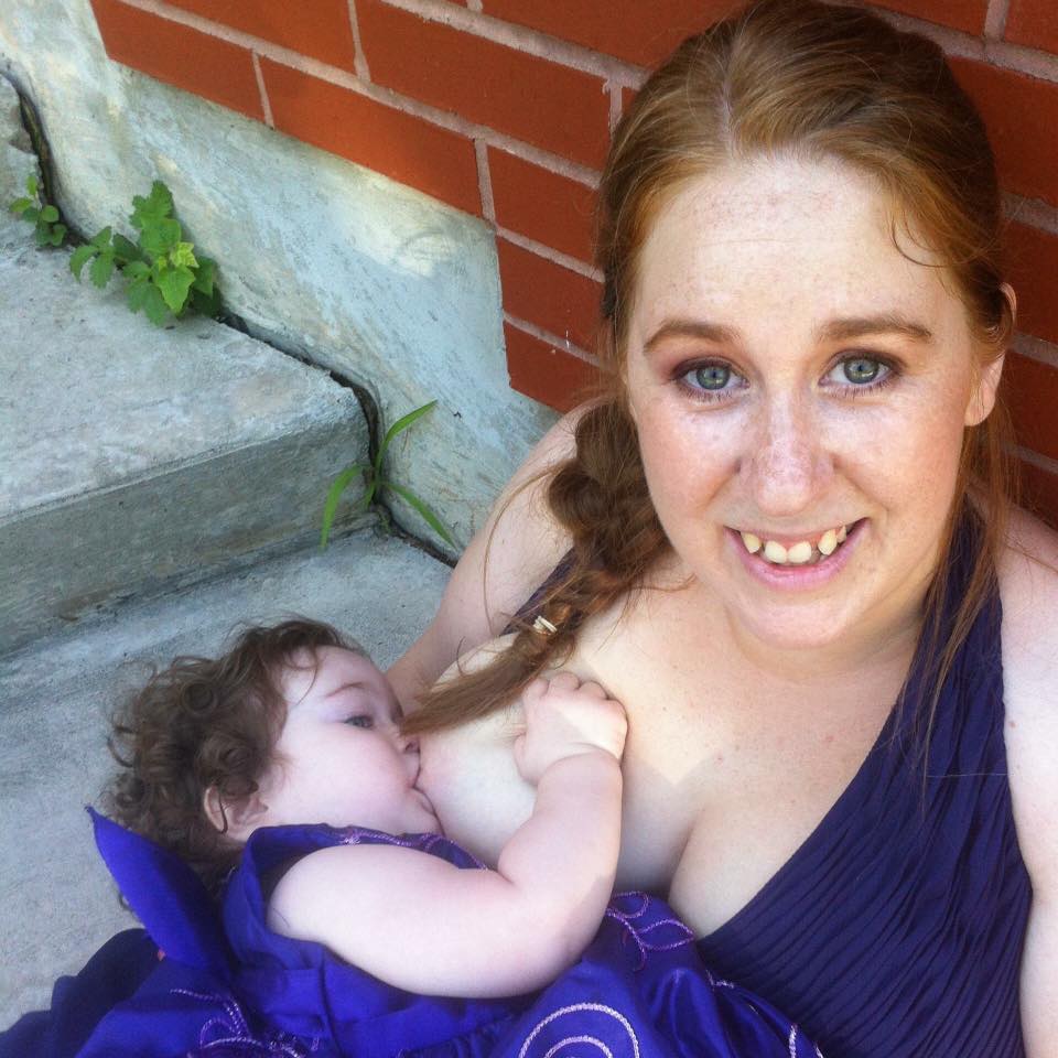 You can breastfeed at a wedding! (image credit: Nikki Pacheco)