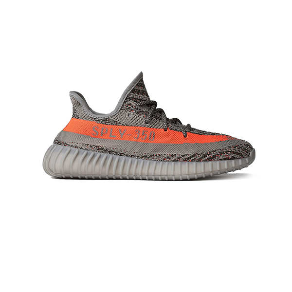 Adidas Yeezy 350V2  khá ôm chân và dễ dàng giặt sạch khi bám bẩn nhé