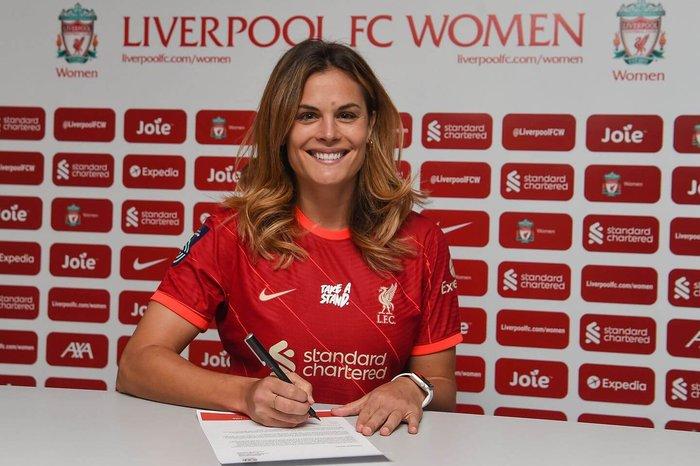 <a href='/clubs/liverpool'>Liverpool</a> Women sign former NWSL striker Katie Stengel.