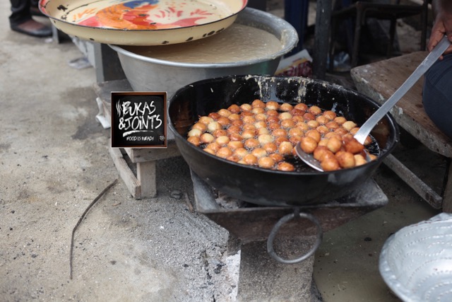 photo of puff-puff being fried on 