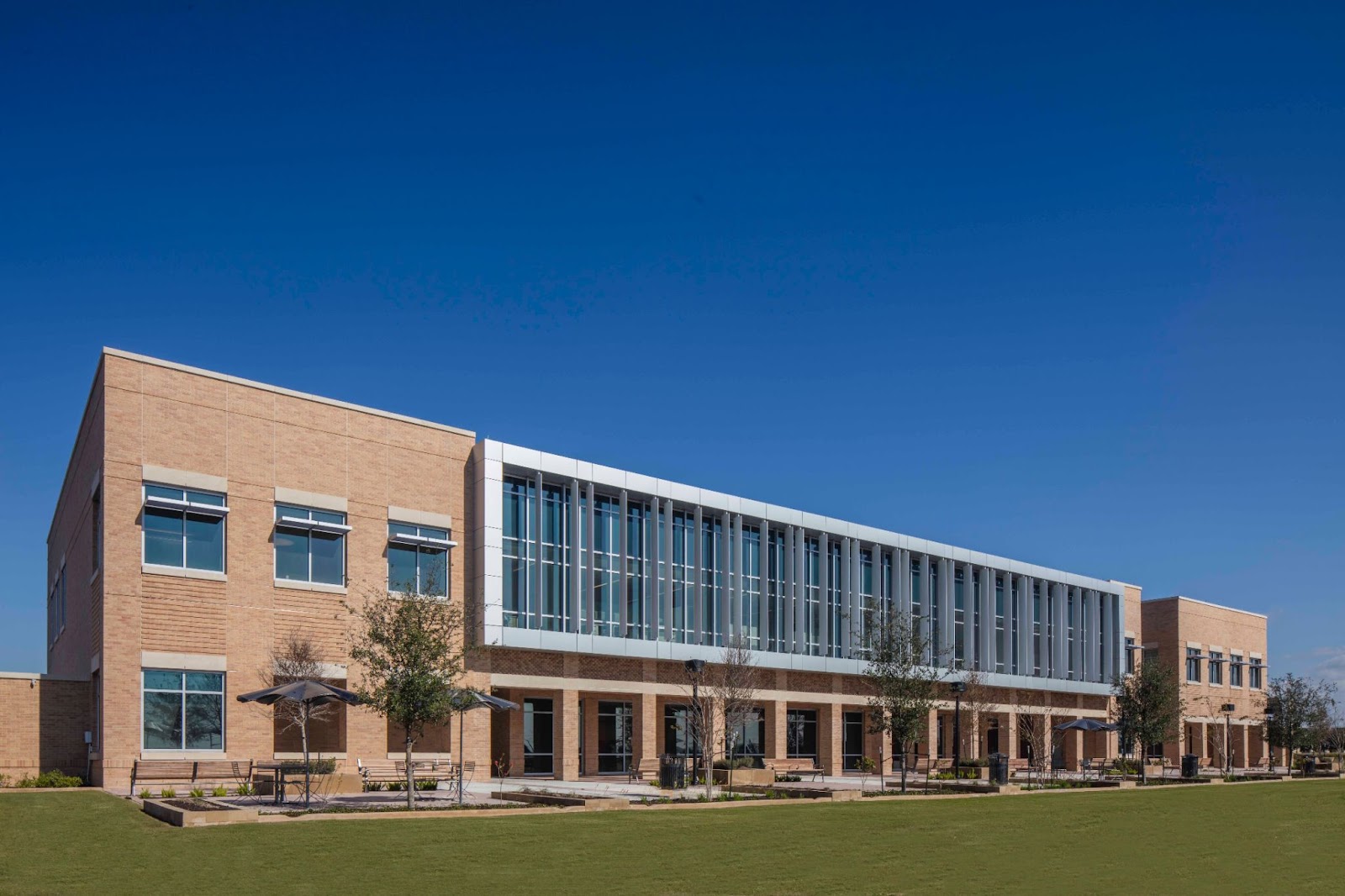 New Utrgv Institute Of Neuroscience Address Social Determinants Of Health Alta Architects