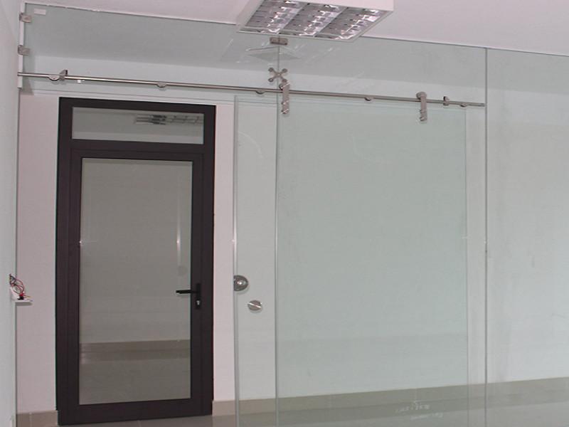 Điểm bán cửa kính tốt