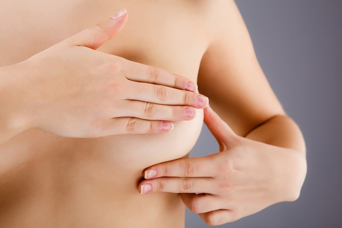 Massage ngực để tăng lưu thông sữa