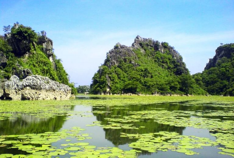 Hồ Quan Sơn - Điểm du lịch gần Hà Nội hoang sơ cực hấp dẫn (Nguồn: Internet)
