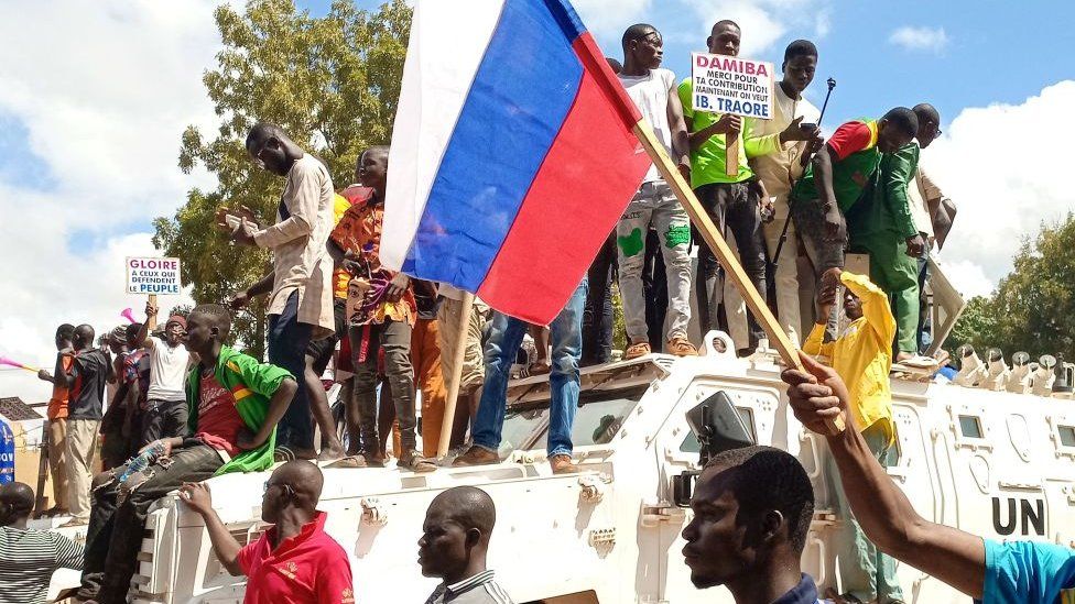 Russian flag at a protest in Chad in October 2022