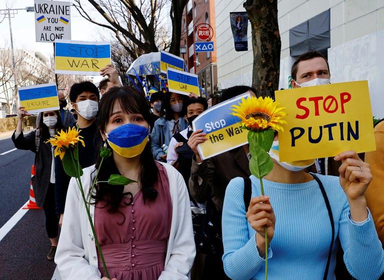 2022-03-05T080234Z_1525598756_RC25WS9JIDG7_RTRMADP_3_UKRAINE-CRISIS-JAPAN-PROTEST.JPG