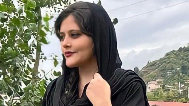 مهسا امینی