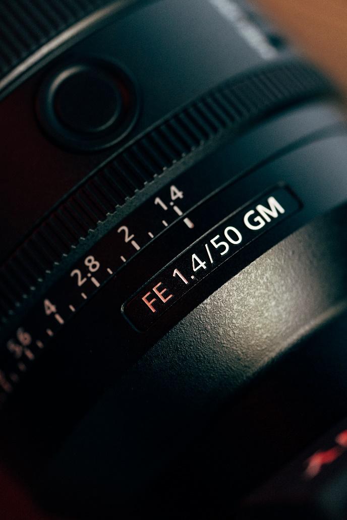 Close up of a camera lens

Description automatically generated