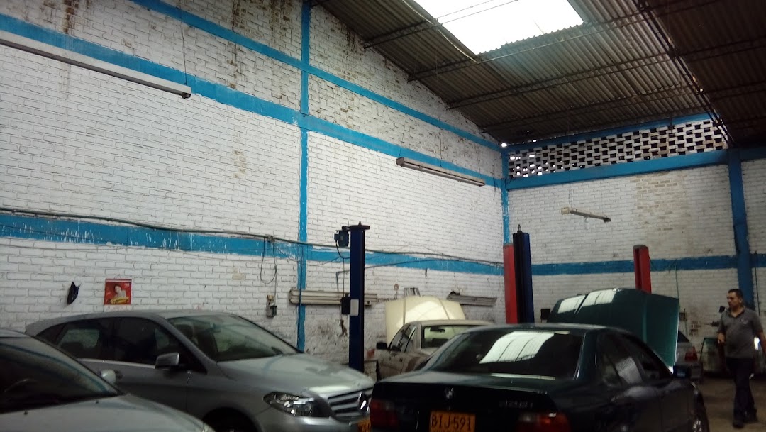 TECNIAUTOS RISARALDA Servicio Técnico, Repuestos para BMW, Mercedez y Audi en Pereira